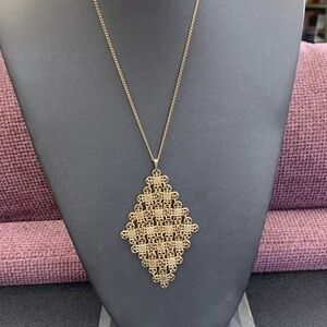 Vintage Sarah Coventry gold tone necklace